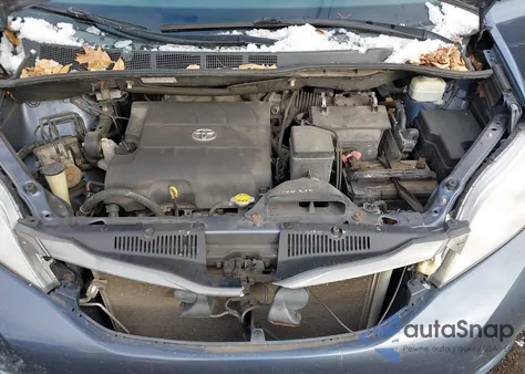 2013 Toyota Sienna Xle V6 8 Passenger from USA, damaged, VIN 5TDYK3DC5DS328603